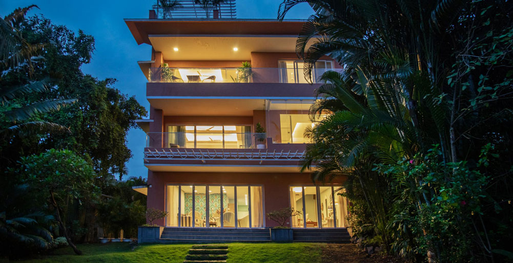 Villa Supan - Villa facade at night